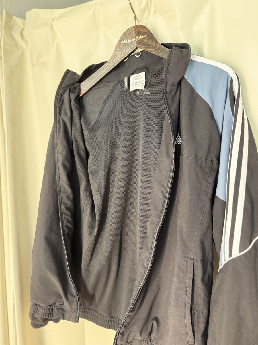 Vestes: Adidas Trainingsjacke Grösse L – D'occasion à Schlieren par LaLuxaZurich 2