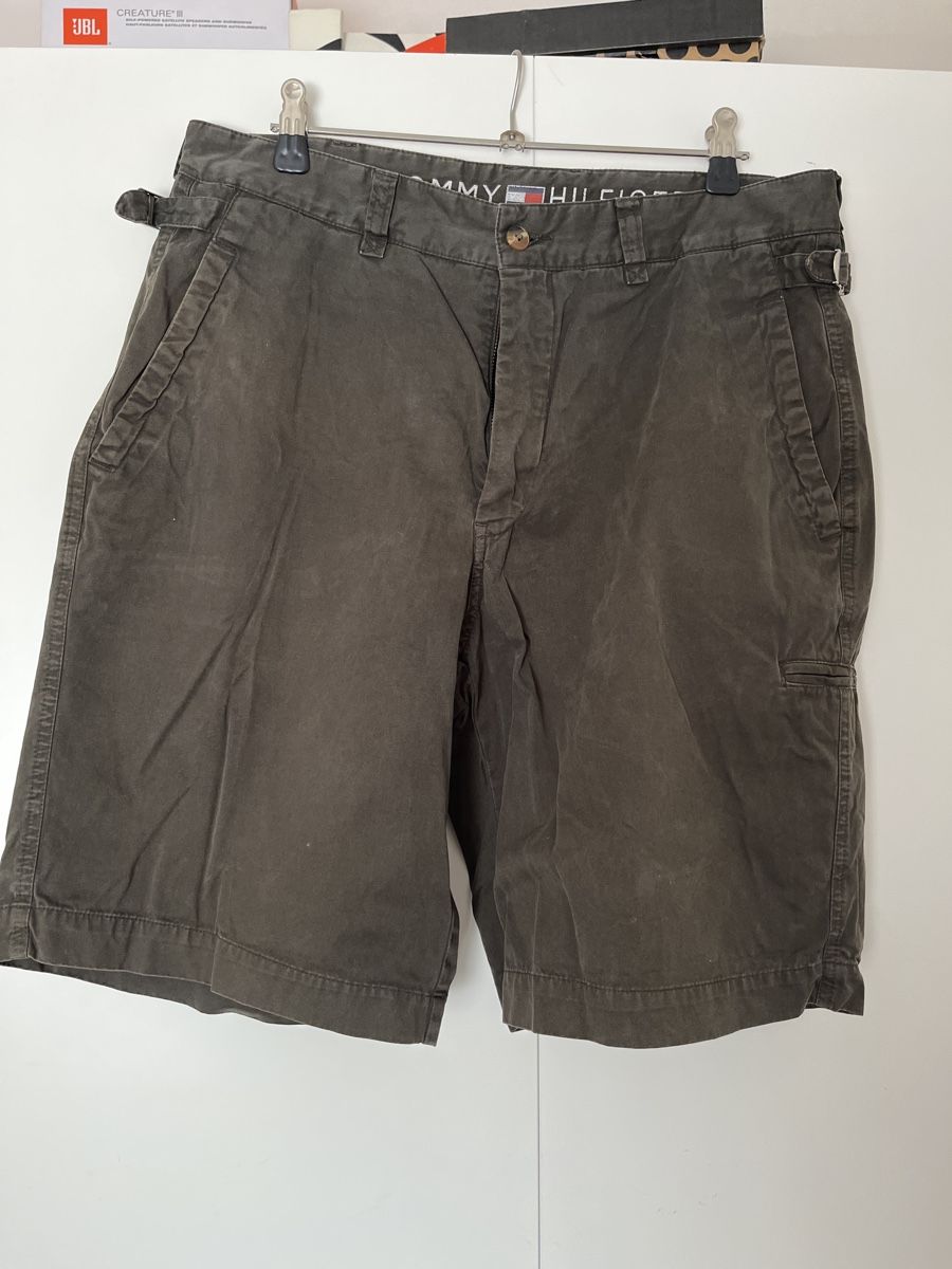 Tommy Hilfiger Pantaloni: 2 Kurze Hosen Tommy Hilfiger – Usato da Bern venduto da Olblack