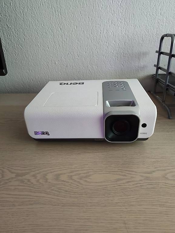 Proiettori: Beaner BenQ W1000+ – Usato da Glarus venduto da Hadowa