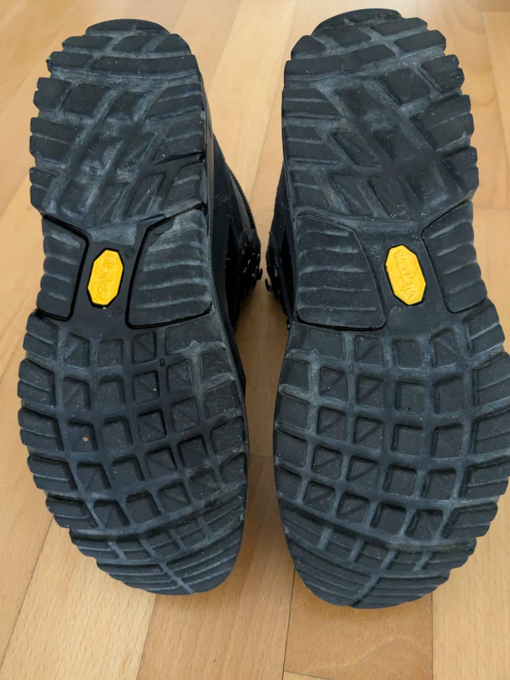 Lowa Scarpe da donna: Wanderschuhe Lowa Gr 39 – Usato da Arni AG venduto da Simvet 2