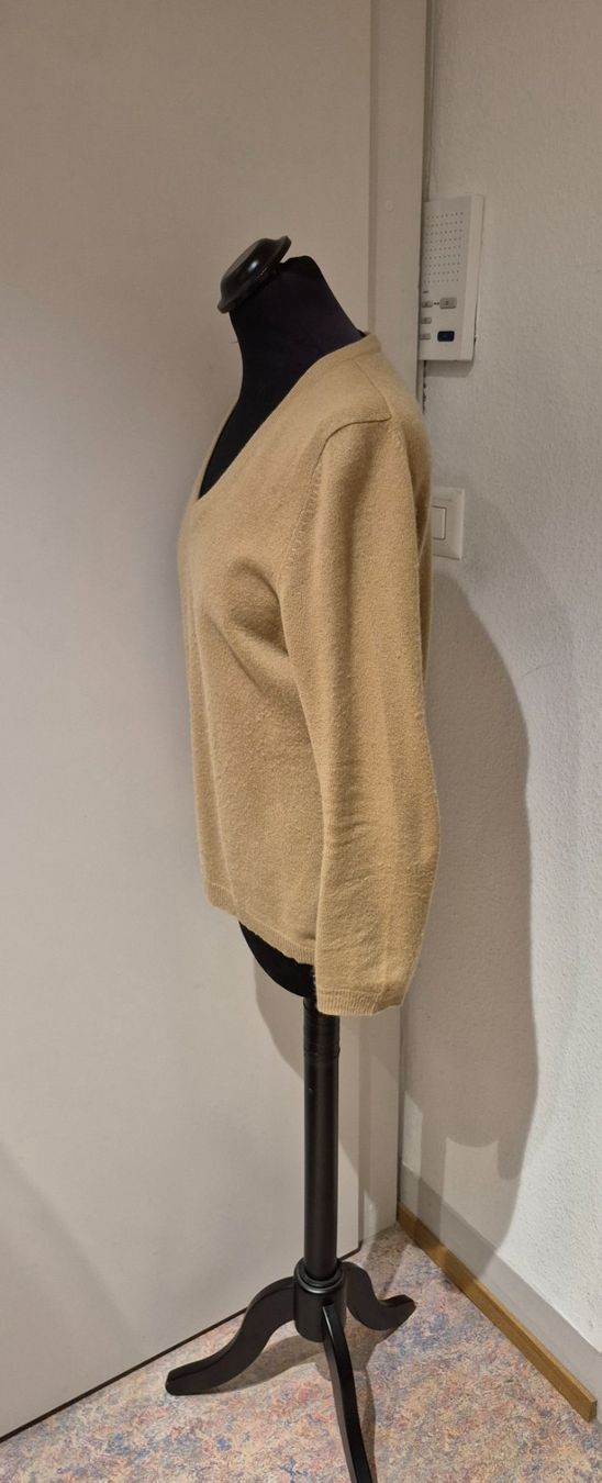 Pulls & Sweat-shirts: Pullover beige V-Ausschnitt Kaschmir Gr. M MODISSA – D'occasion à Zürich par Roberto040 1