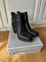 NEW - Elegante schwarze Tamaris Stiefeletten, Leder Gr. 39