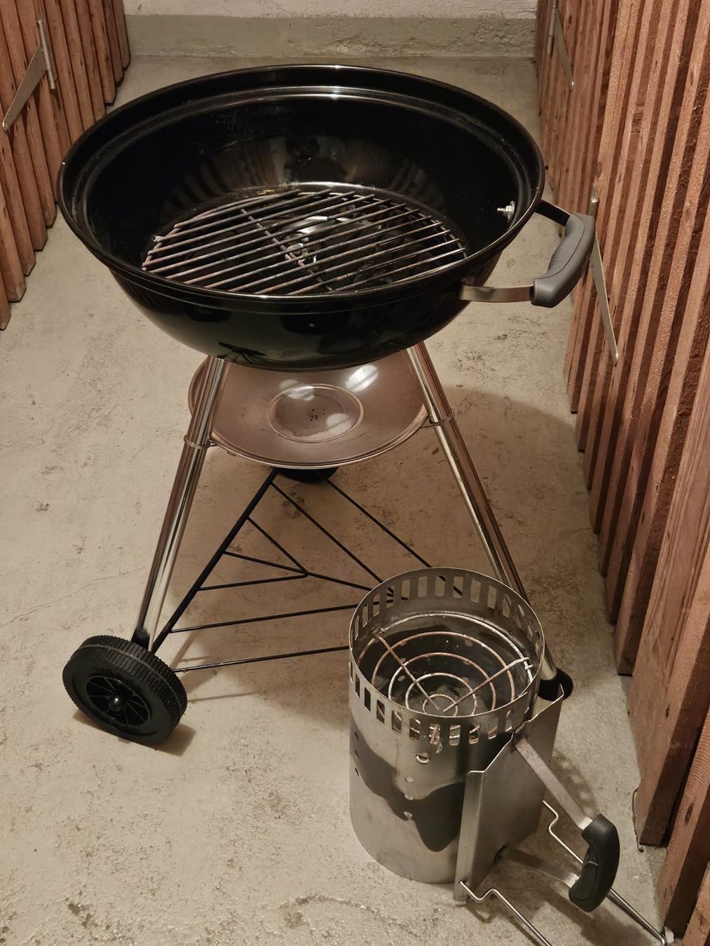 Weber Grils: Weber Compact Holzkohlengrill – D'occasion à Lengnau AG par Kauto 1