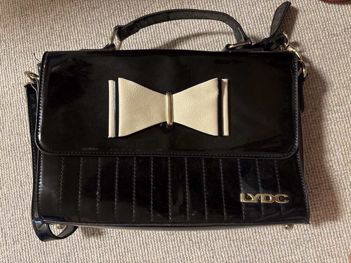 Borse da donna: schwarze Tasche LYDC – Usato da Fislisbach venduto da secondhandF