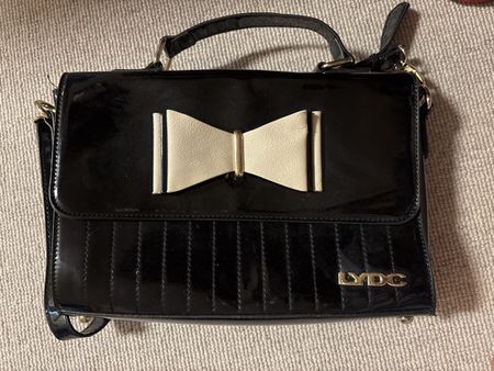 schwarze Tasche LYDC