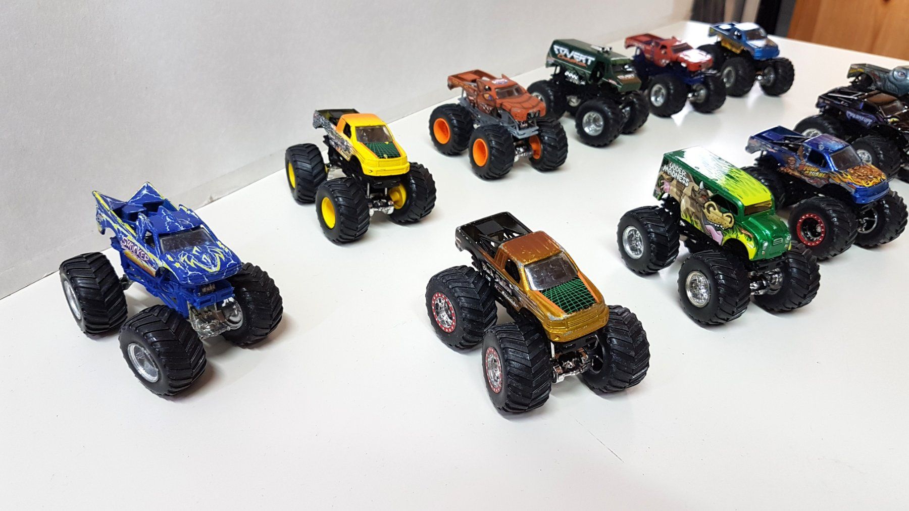 Modellautos: 11 Auto Offroader – Gebraucht aus Schüpfheim von Games_Spielkonsolen 8