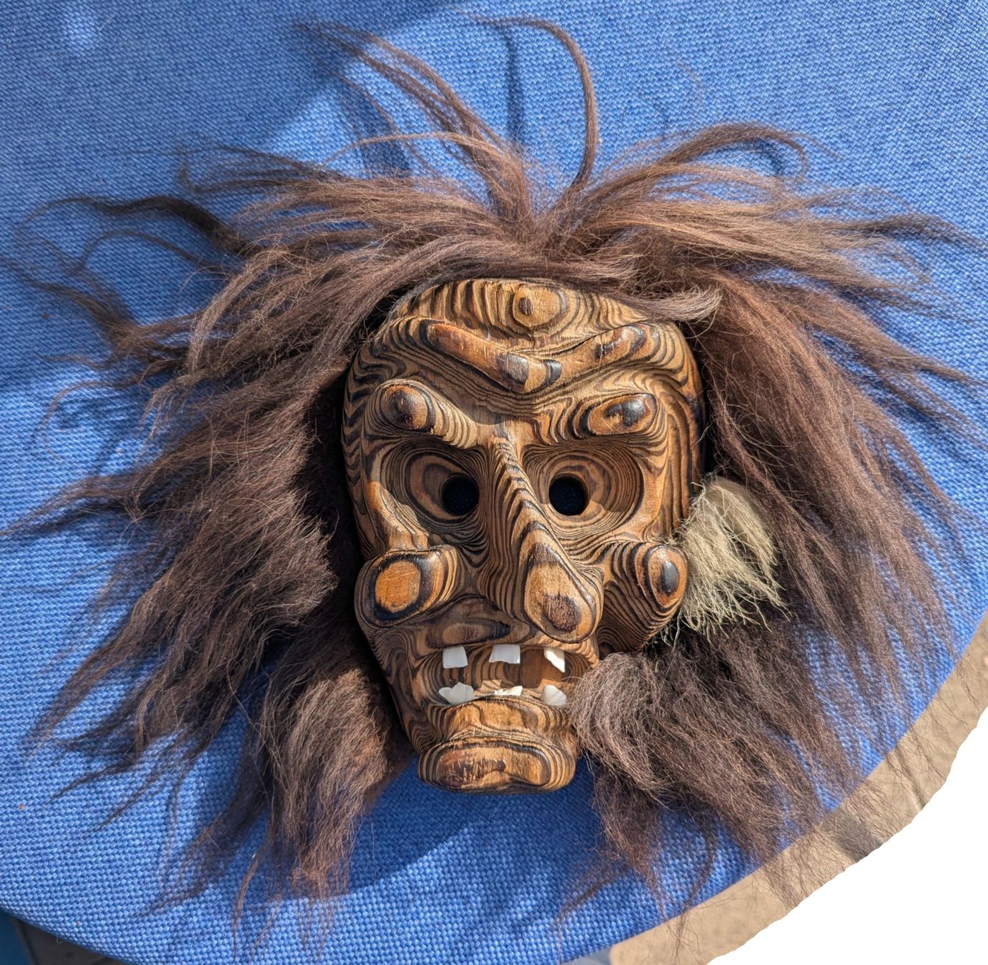 Holzartikel: Holzmaske 19cm x 14cm – Gebraucht aus St. Gallen von Themall