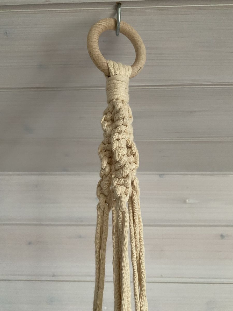 Tutte le decorazioni: Handgemachter Makramee-Blumenampel, Top Zustand, Beige – Usato da Biel/Bienne venduto da van_6qsl