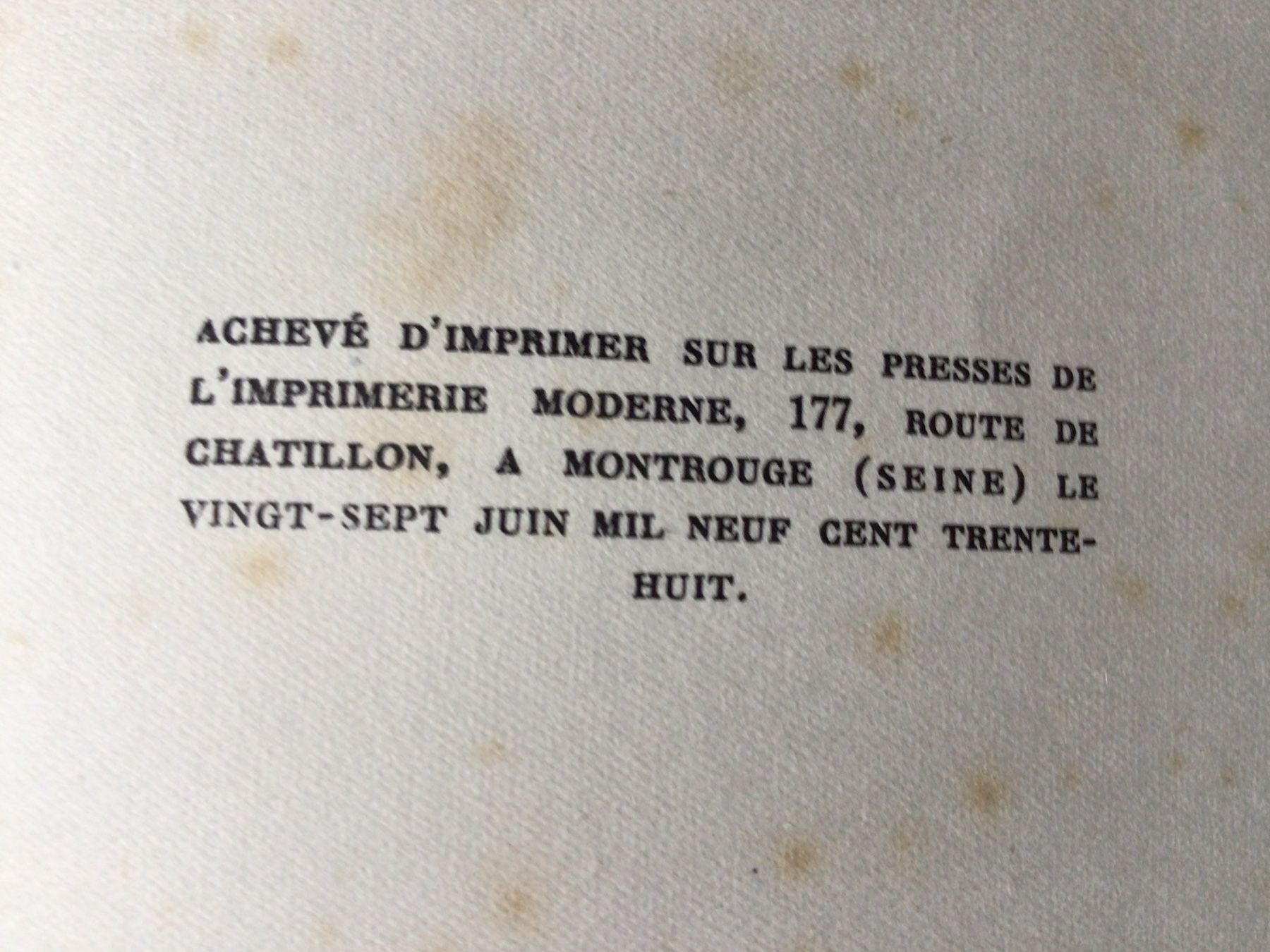 Livres: Paris – D'occasion à Némiaz (Chamoson) par Patoshi 2