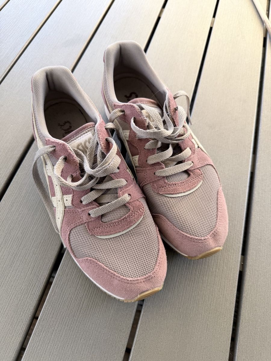 Asics Chaussures femmes: ASICS Sneaker, neuwertig, Grösse 39,5 – D'occasion à Embrach par Sunrise_72 1