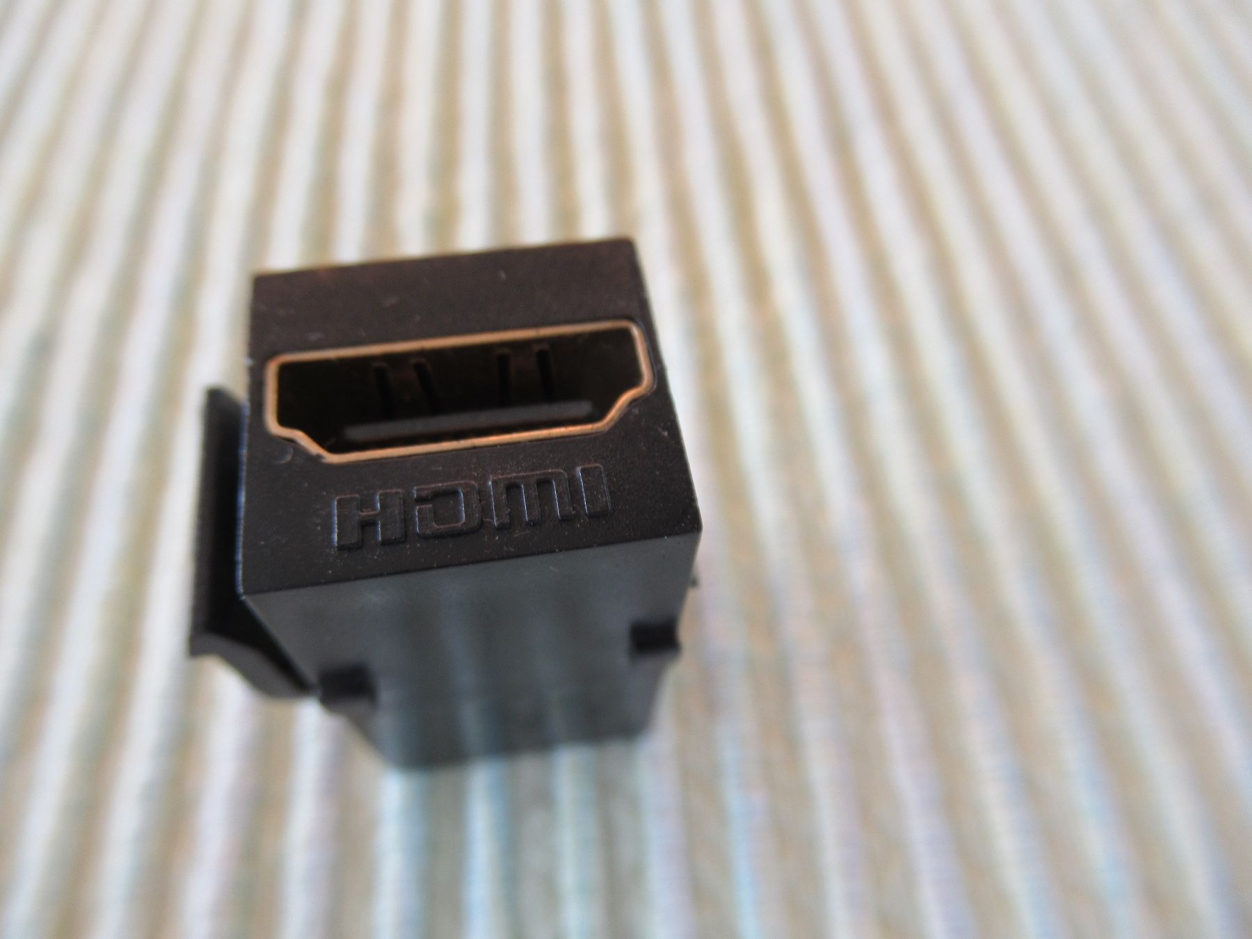 Adapter: HDMI Keystone Modul HDMI Würfel, schwarz – Neu und originalverpackt aus Obergösgen von cairn 1