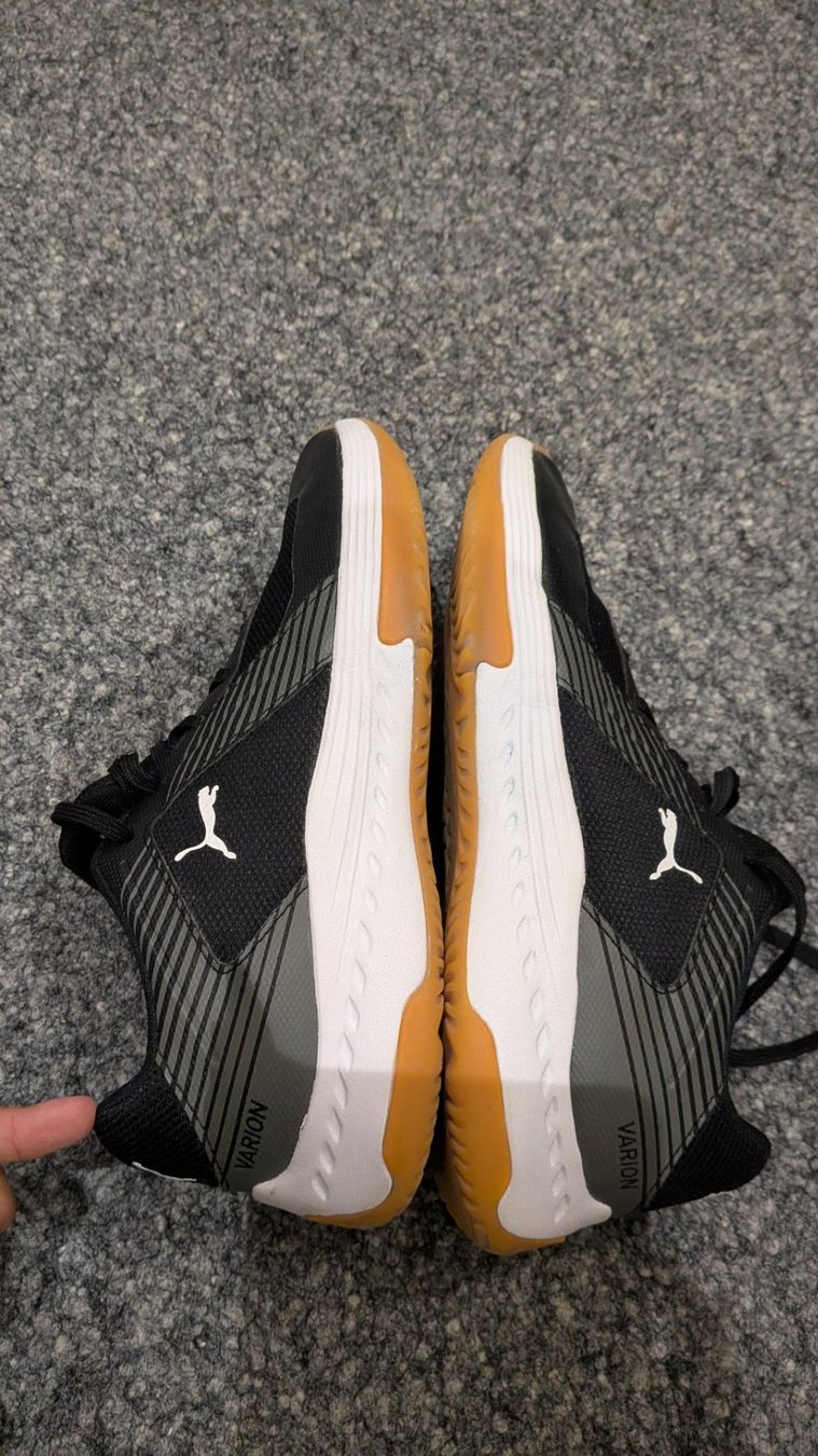 Puma Schuhe für Jungen: Schwarze Puma-Turnschuhe Grösse 37.5 – Gebraucht aus Frauenfeld von mf2_yb66 1
