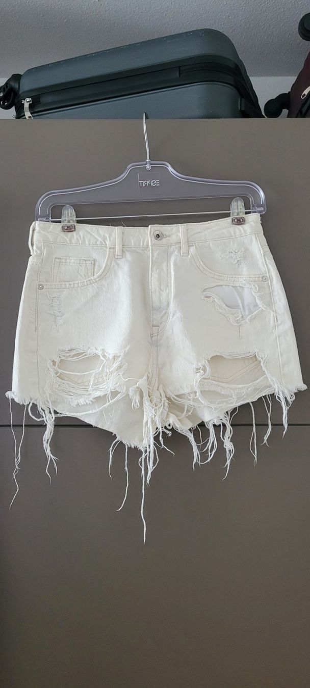 H&M Lotti di vestiti: Pantalon MNG et Short  H&M jean/coton / taille 38 – Nuovo (secondo la descrizione) da Vevey venduto da x_y_f 3