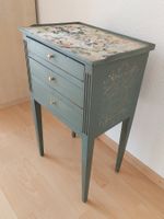 Antiker Beistelltisch "Roses", im "Shabby Chic by K7"-Look
