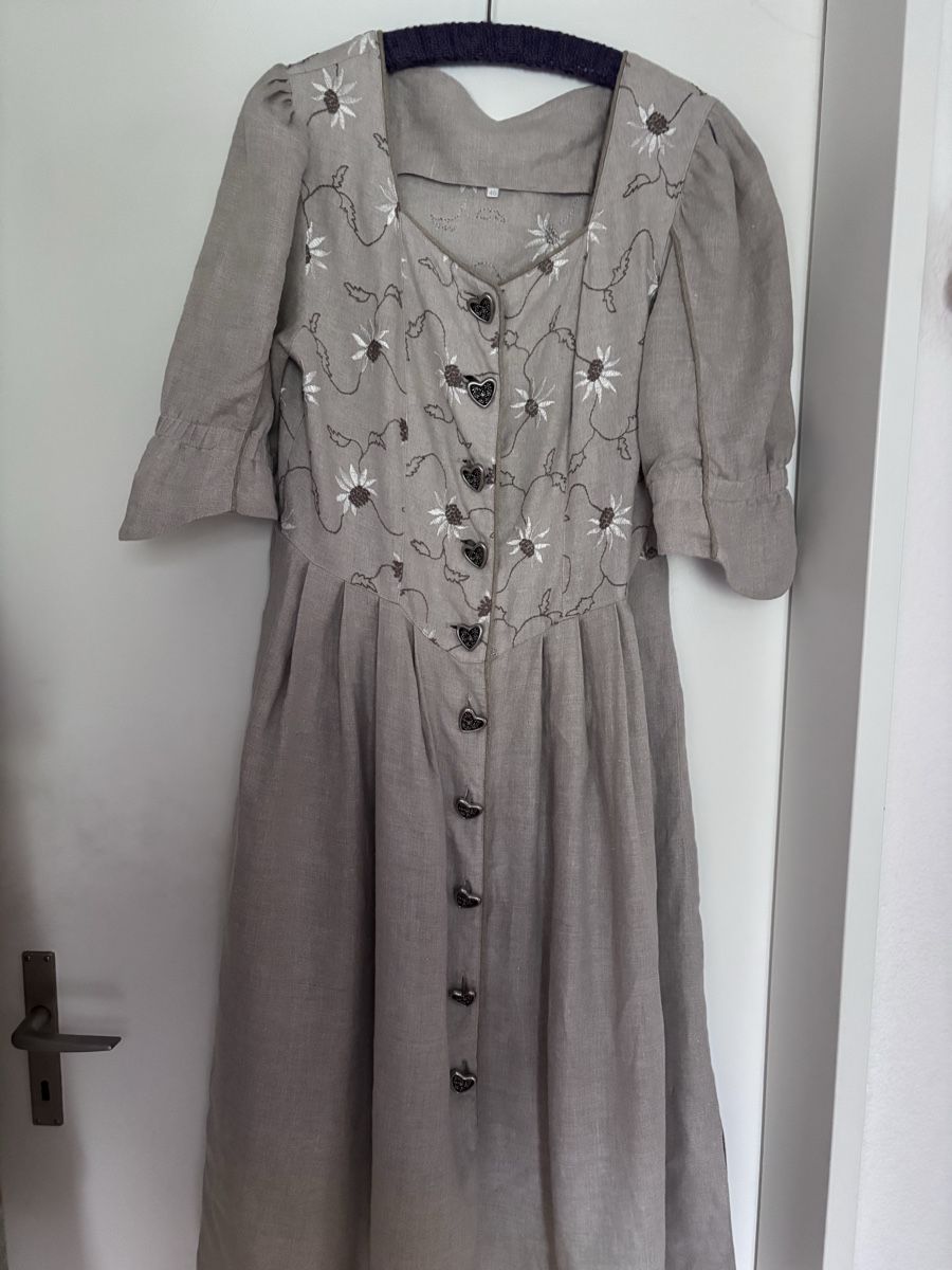Kleider: Landhauskleid – Gebraucht aus Schliern b. Köniz von Puffin48