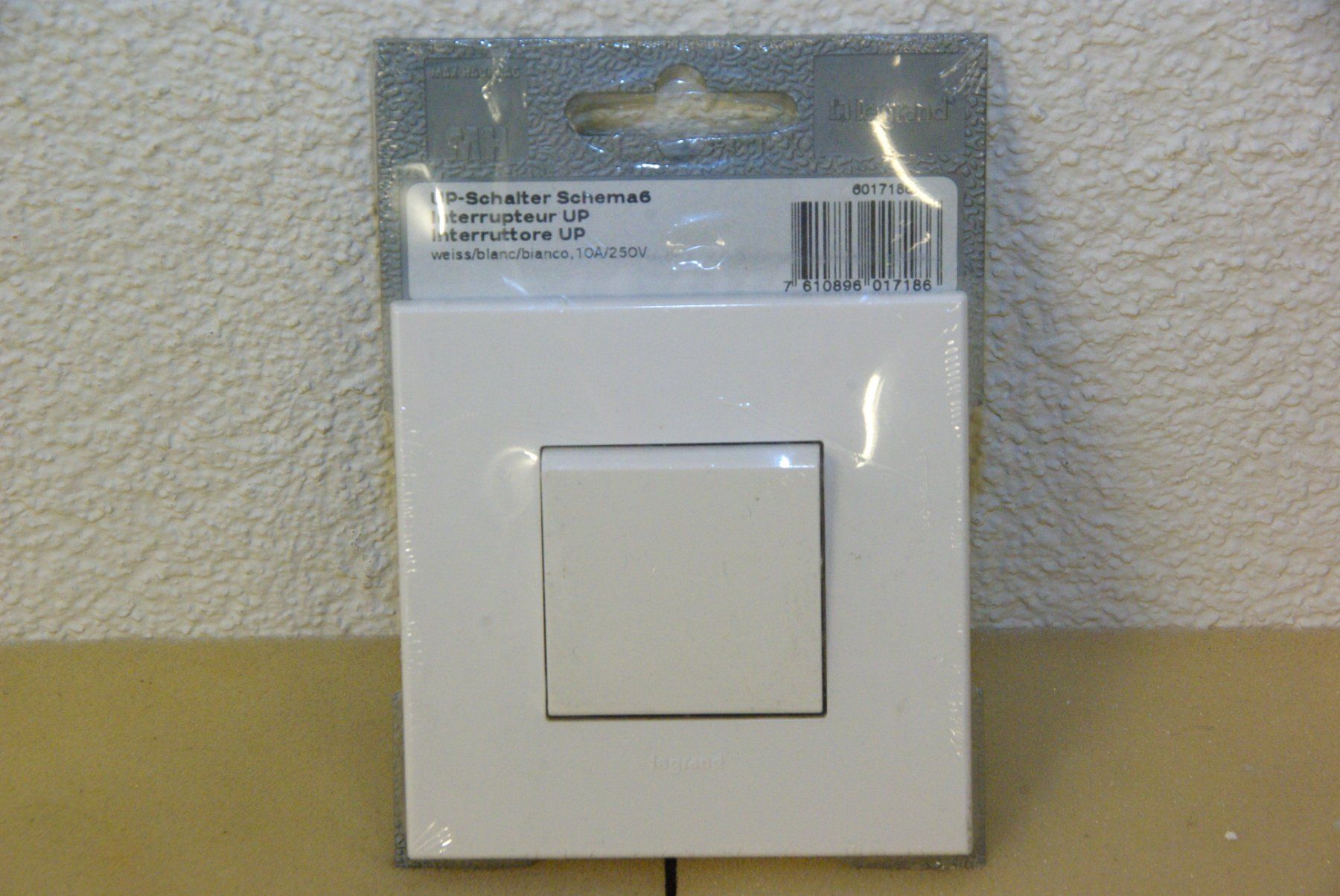 Legrand Interruttori: Legrand UP-Schalter Schema 6, weiss – Nuovo e nell'imballaggio originale da Herisau venduto da Cevianer1844