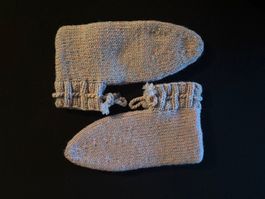 Klassische, besonders warme, handgestrickte Bettsocken