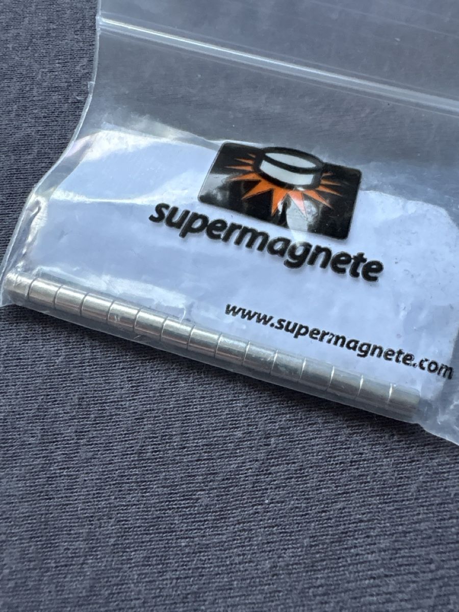 Magnete: Supermagnete Scheibenmagnete 15x 4mm x 4mm + 10x eckige – Neu (gemäss Beschreibung) aus Berneck von SESSES 1