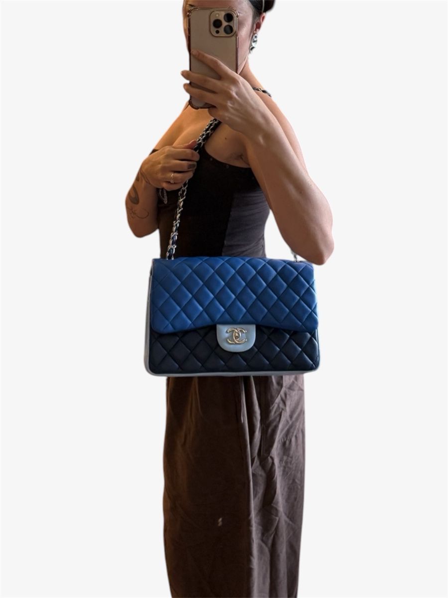 Borse: CHANEL Timeless Classic Flap tricolore bleu  – Usato da Versoix venduto da Monjolitresor 7