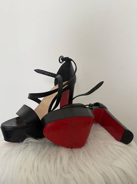 Scarpe da donna: CHRISTIAN LOUBOUTIN HIGH HEELS – Usato da Oberwil b. Zug venduto da Andjola 2