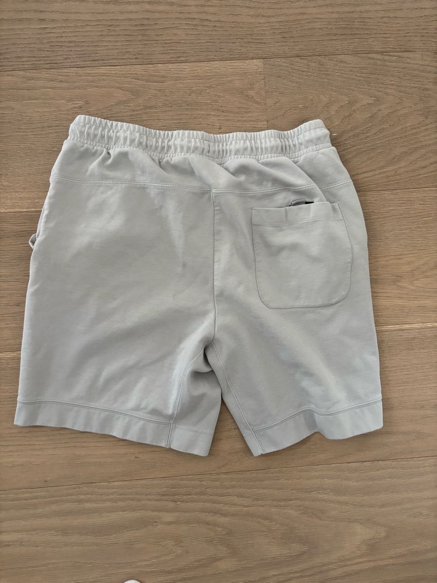Pantaloni: Nike Shorts – Usato da Horgen venduto da zimtaoui 1