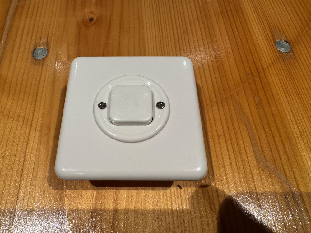 Schalter Sch3 UP Legrand classic (Gebraucht) in Arisdorf für CHF 5 ...