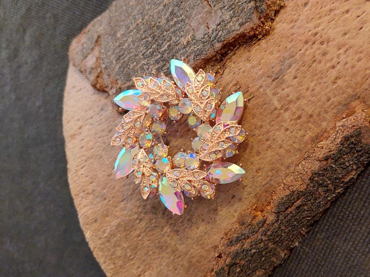 Broschen & Nadeln: Wunderschöne Brosche in Roségold mit Regenbogen-Steinen 5 cm – Neu (gemäss Beschreibung) aus Oberwil BL von Hunajakakku 4