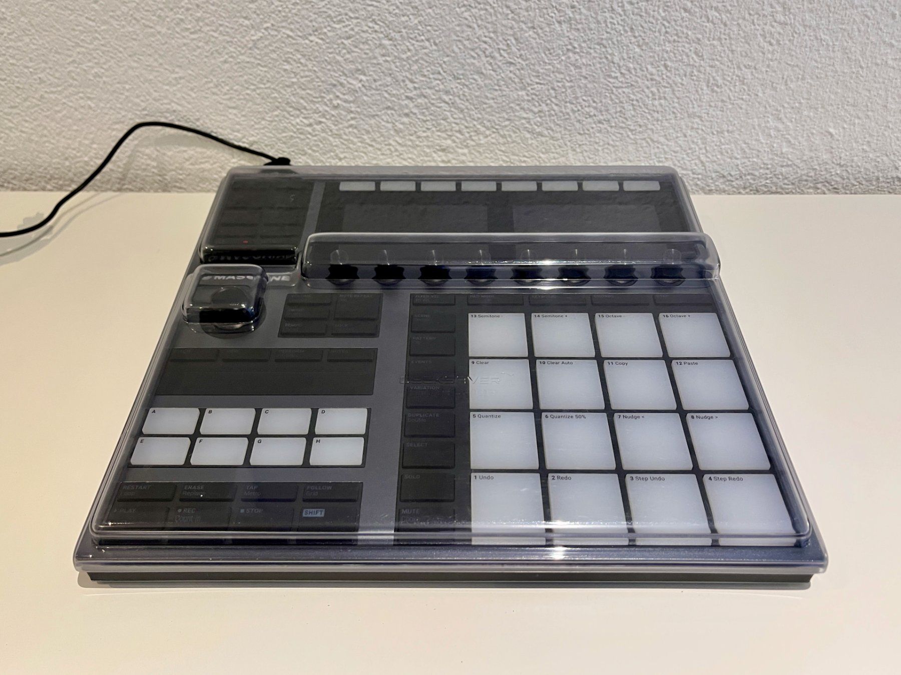 Native Instruments Instruments de musique: Native Instruments Maschine Plus – D'occasion à St. Ursen par Stepz 5