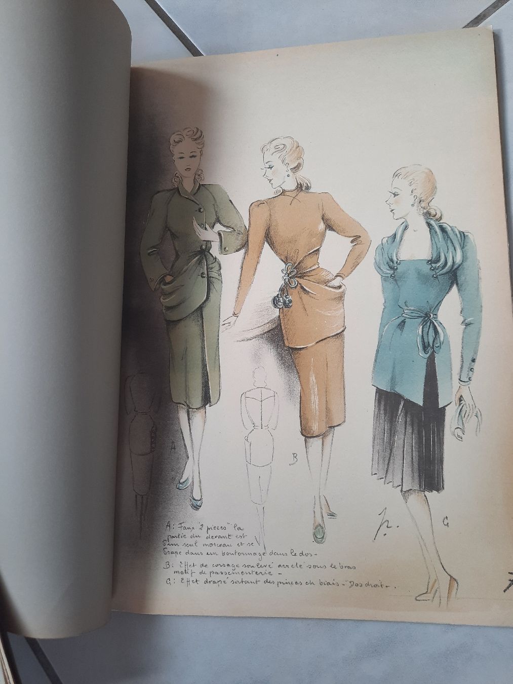 Zeitschriften & Magazine: MODÈLES DE COUTURE " CHIC DE PARIS " 1946 – Gebraucht aus Le Locle von marylise01 1