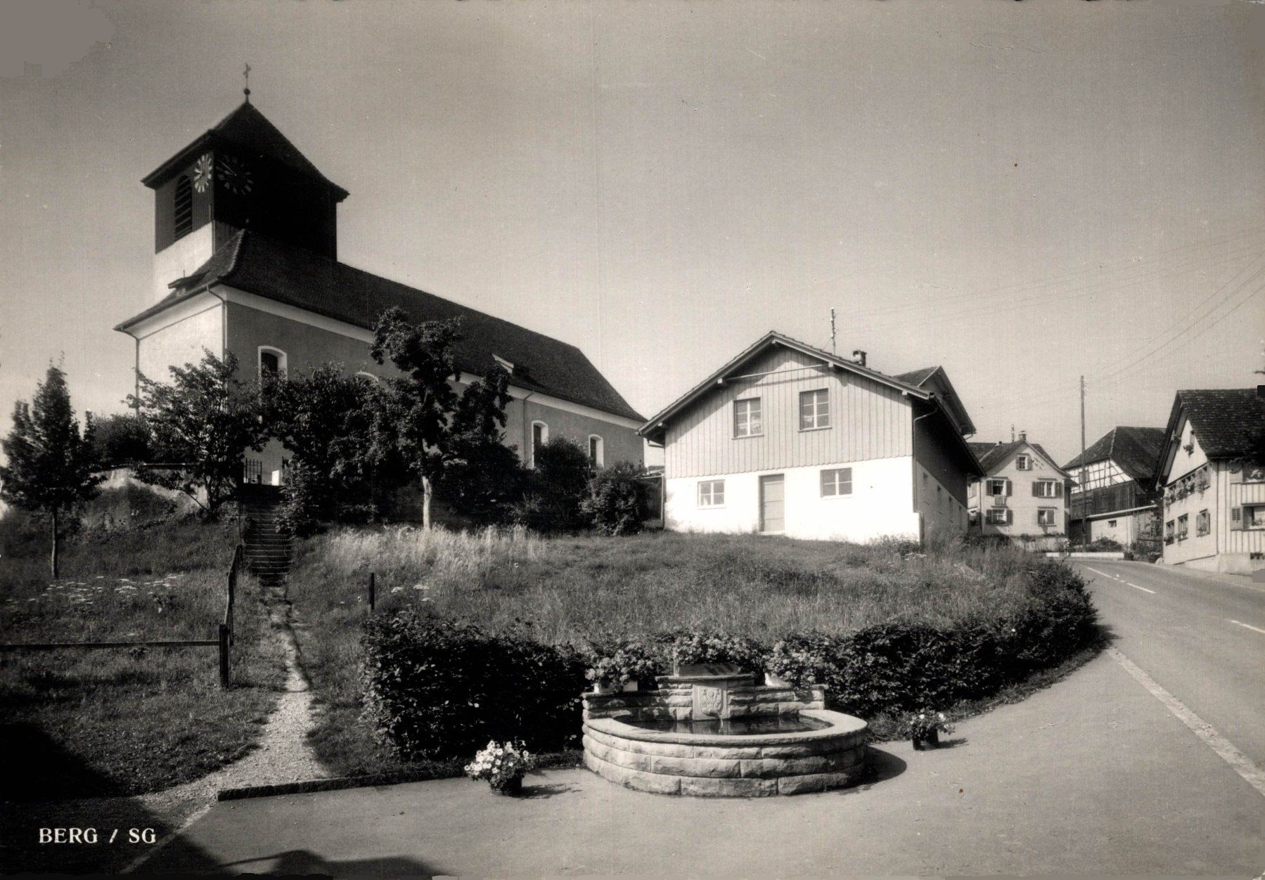 Cartoline postali: Berg / SG. Pfarrkirche St. Michael – Usato da Bronschhofen venduto da Astore