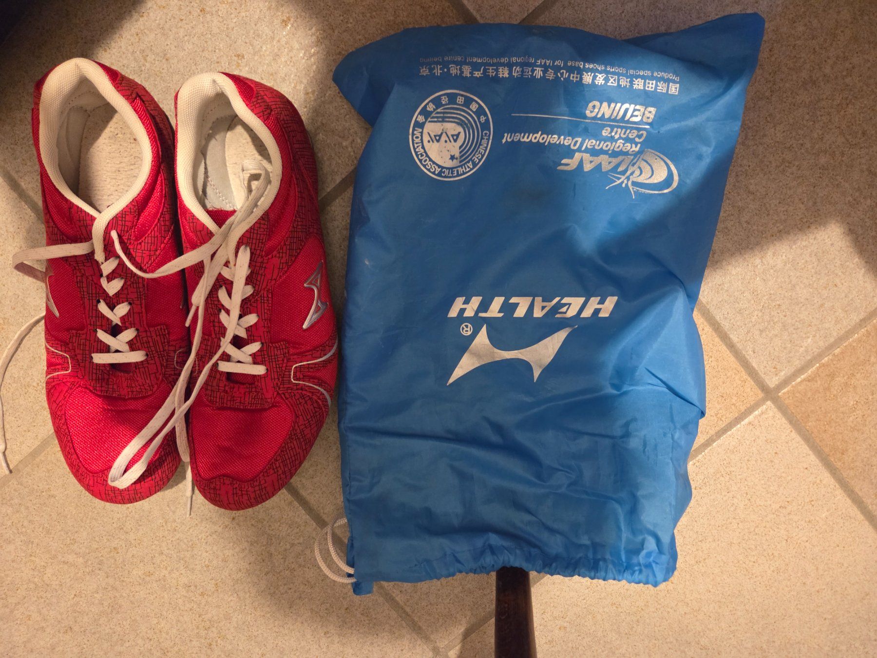 Herrenschuhe: Sprintschuhe / Leichtathletikschuhe Spikes Grösse 43 – Gebraucht aus Bern von watchcomp.