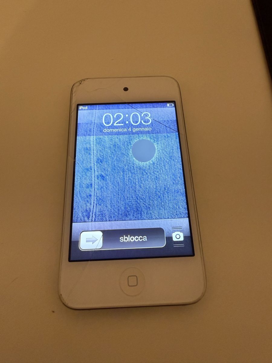 Apple Tragbarer Mediaplayer: iPod 8GB  – Defekt aus Claro von KarinS84 5