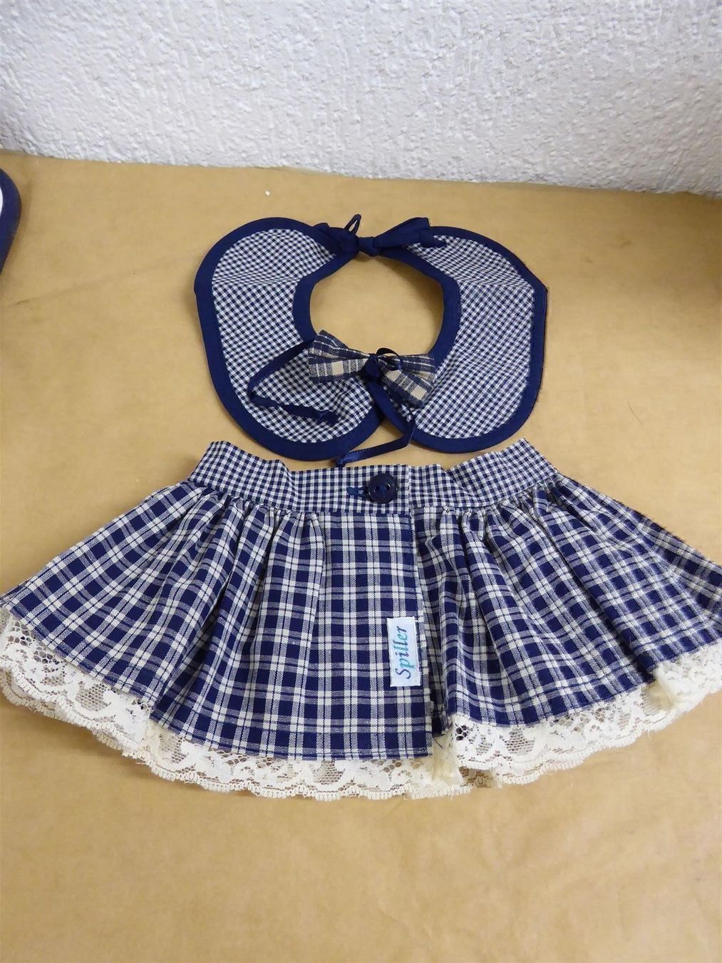 Bambole: Rock mit Kragen für Puppe oder Teddy – Nuovo (secondo la descrizione) da Pratteln venduto da Dollshop 1