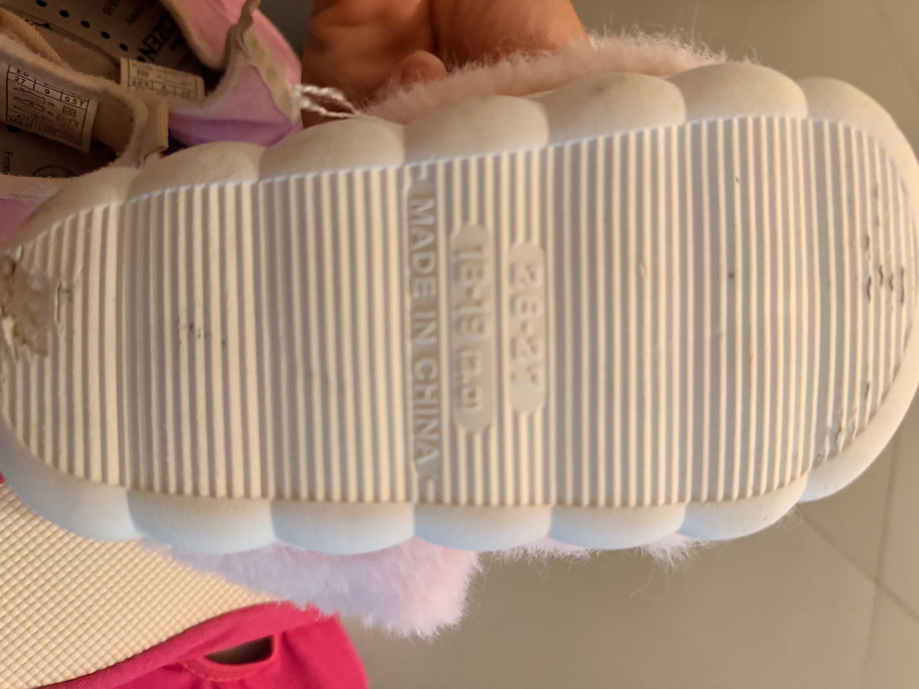 Scarpe per ragazze: 3 paires de chaussons – Usato da Martigny venduto da sar_bpw8 1