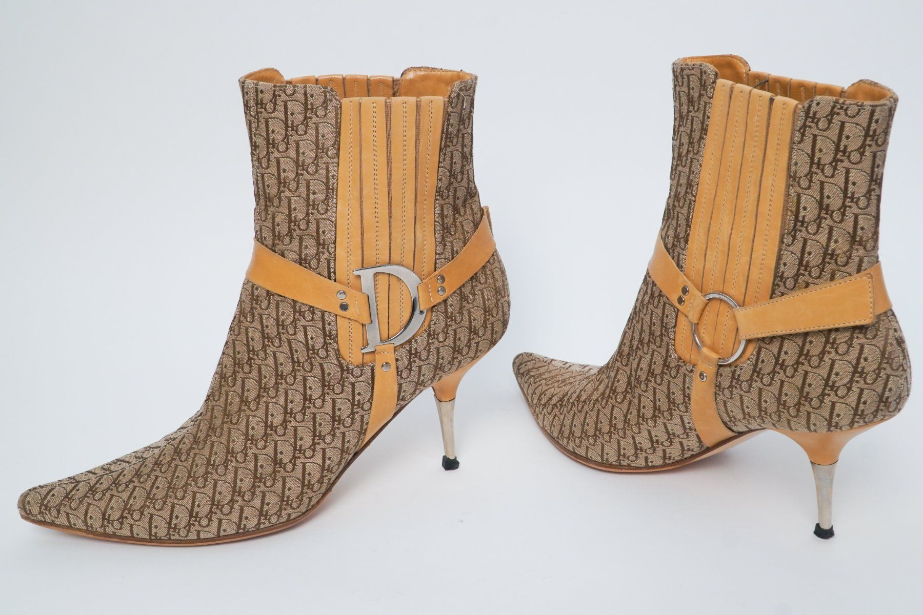 Dior Damenschuhe: Bottines Christian Dior Toile monogrammée & cuir – Gebraucht aus Bogis-Bossey von VNT-GE.ch 7