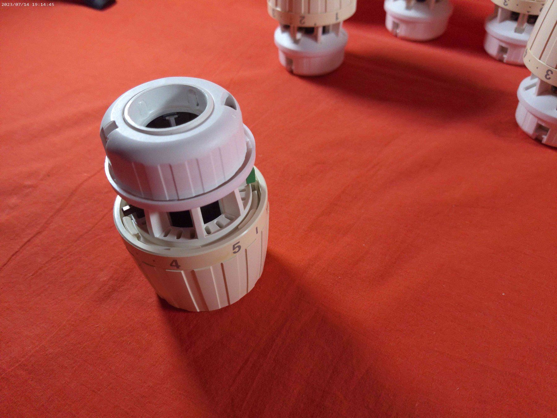 Danfoss Steuerung: DANFOSS Heizkörperthermostate – Gebraucht aus Oftringen von shoptwotrade 9