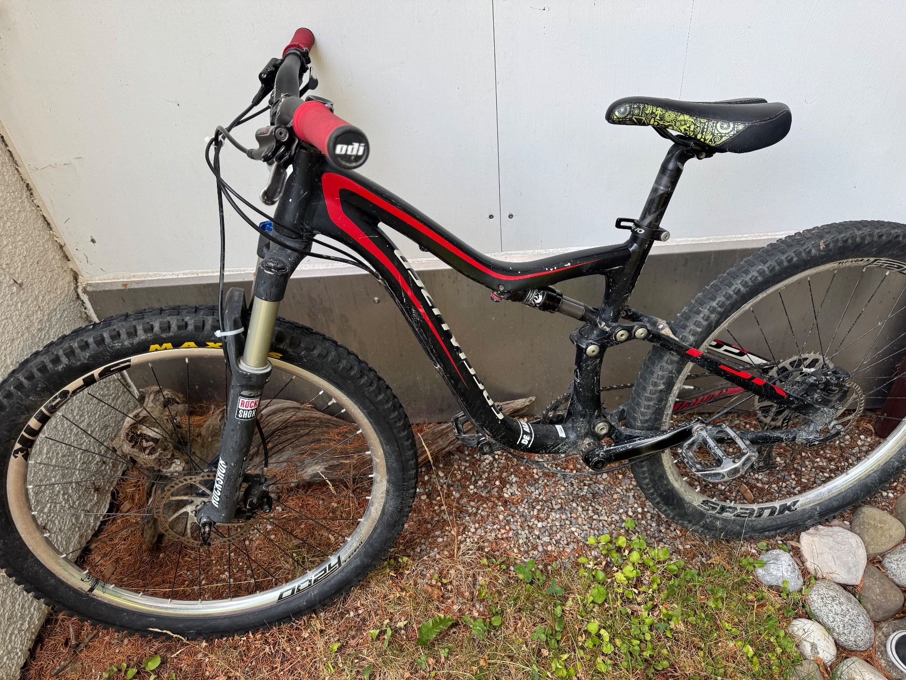 Specialized Velos: Specialized Kinder-Mountainbike Full Suspension – Gebraucht aus Lausanne 26 von SamLou
