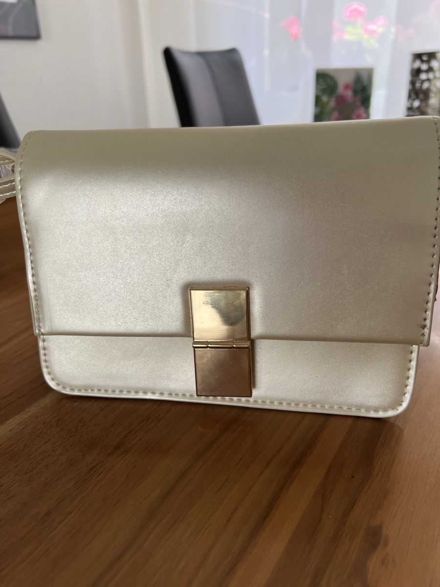 Sacs femmes: Abendtasche Gold – Neuf avec emballage d'origine à Russikon par Zimtchruesi