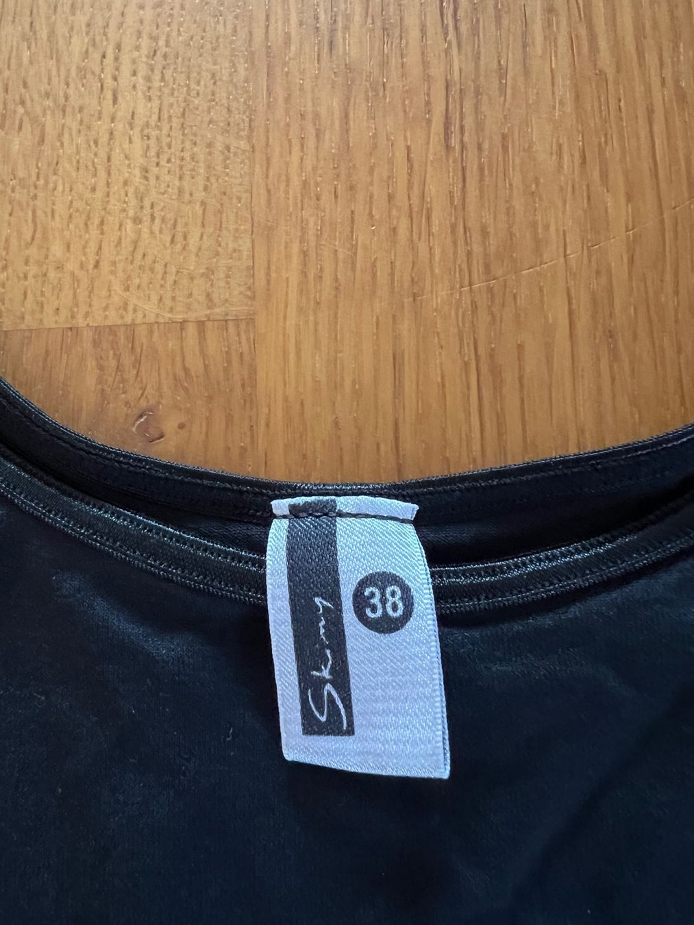 Altra biancheria intima: Schwarzer Body von Skiny, Grösse 38, neu. – Nuovo (secondo la descrizione) da Horgen venduto da Hpunto 1