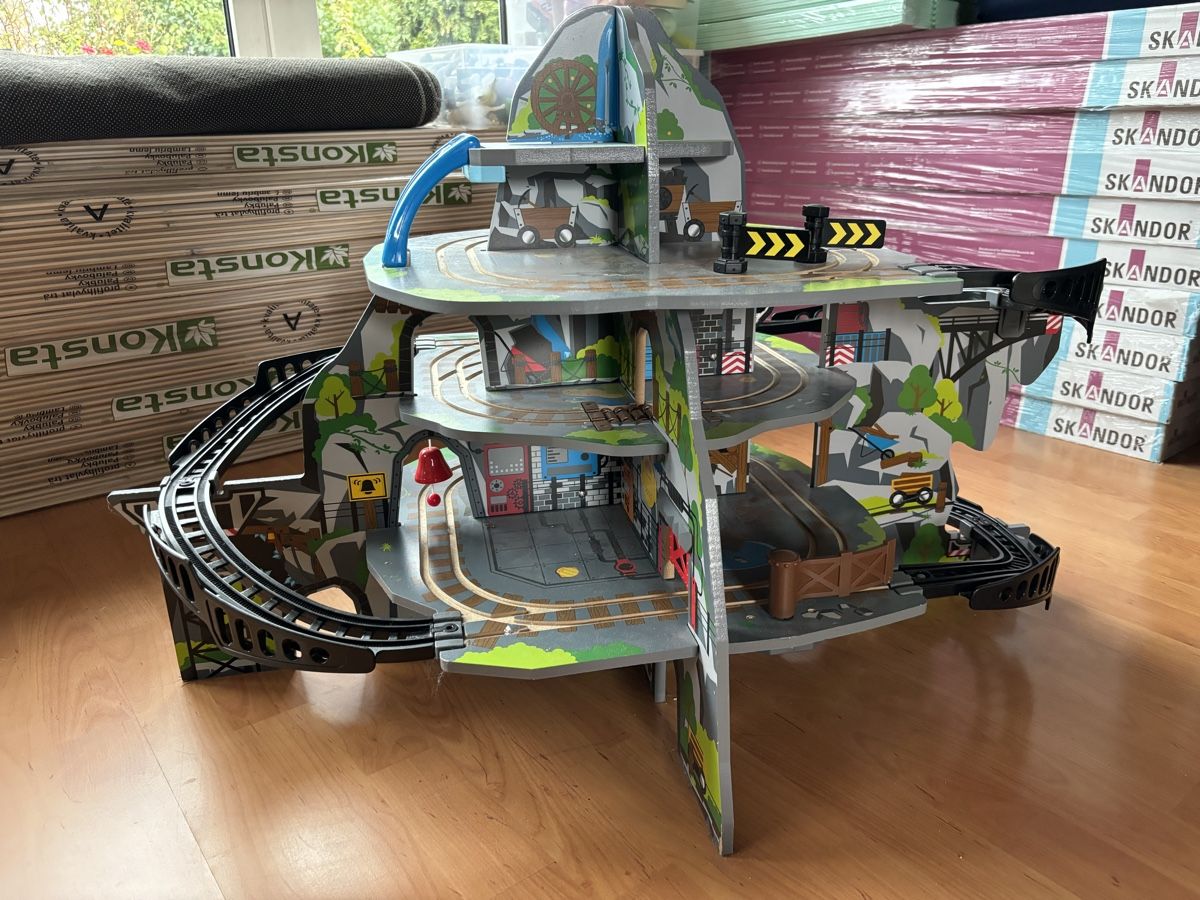 Hape Spielzeuge: Hape Eisenbahn Bergwerk – Gebraucht aus Prêles von 21rena 1