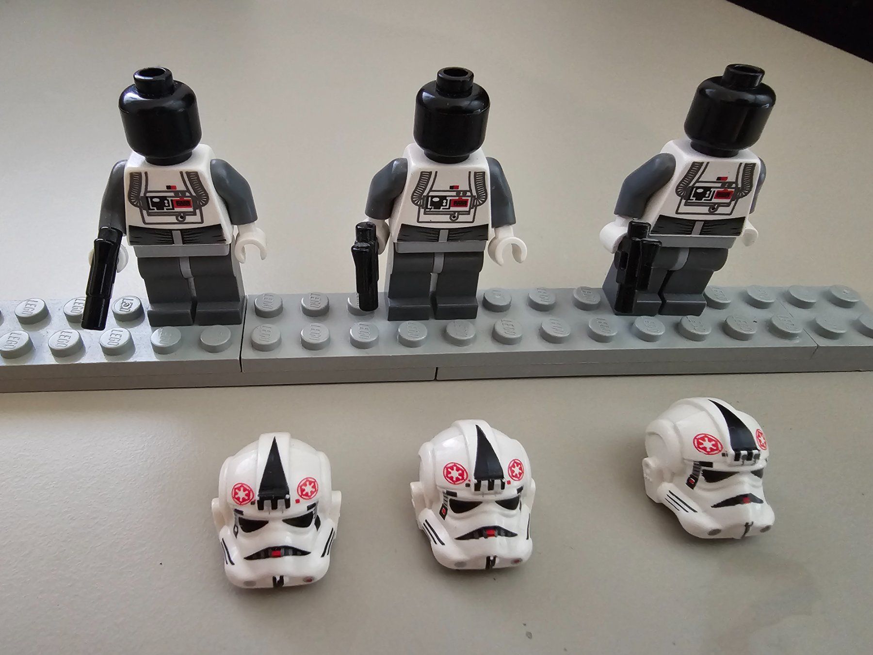 Lego Baukästen: Lego Star Wars Minifiguren 3 AT-AT Driver – Gebraucht aus Läufelfingen von struuub92 2