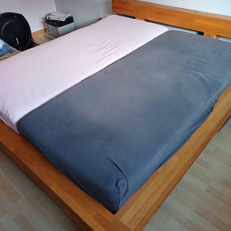 Letti: Massives Holzbett – Usato da Chur venduto da Frau-Bunt 2