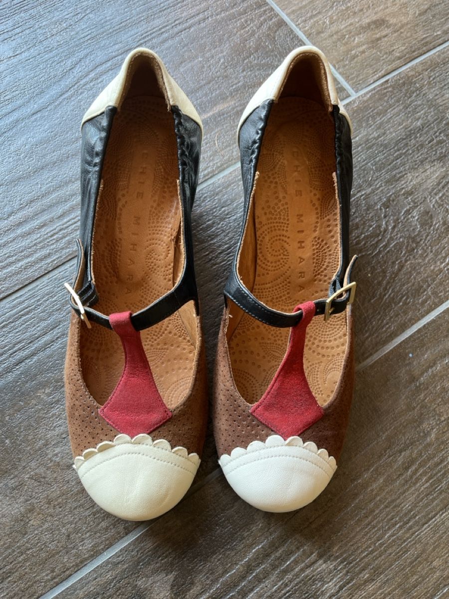 Chie Mihara Chaussures femmes: Chie Mihara Schuhe Grösse 37.5 – D'occasion à Staldenried par Mermaids
