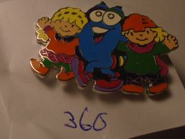 1 Lillehammer Olympia Pin 2 Kinder mit Maskottchen (360)