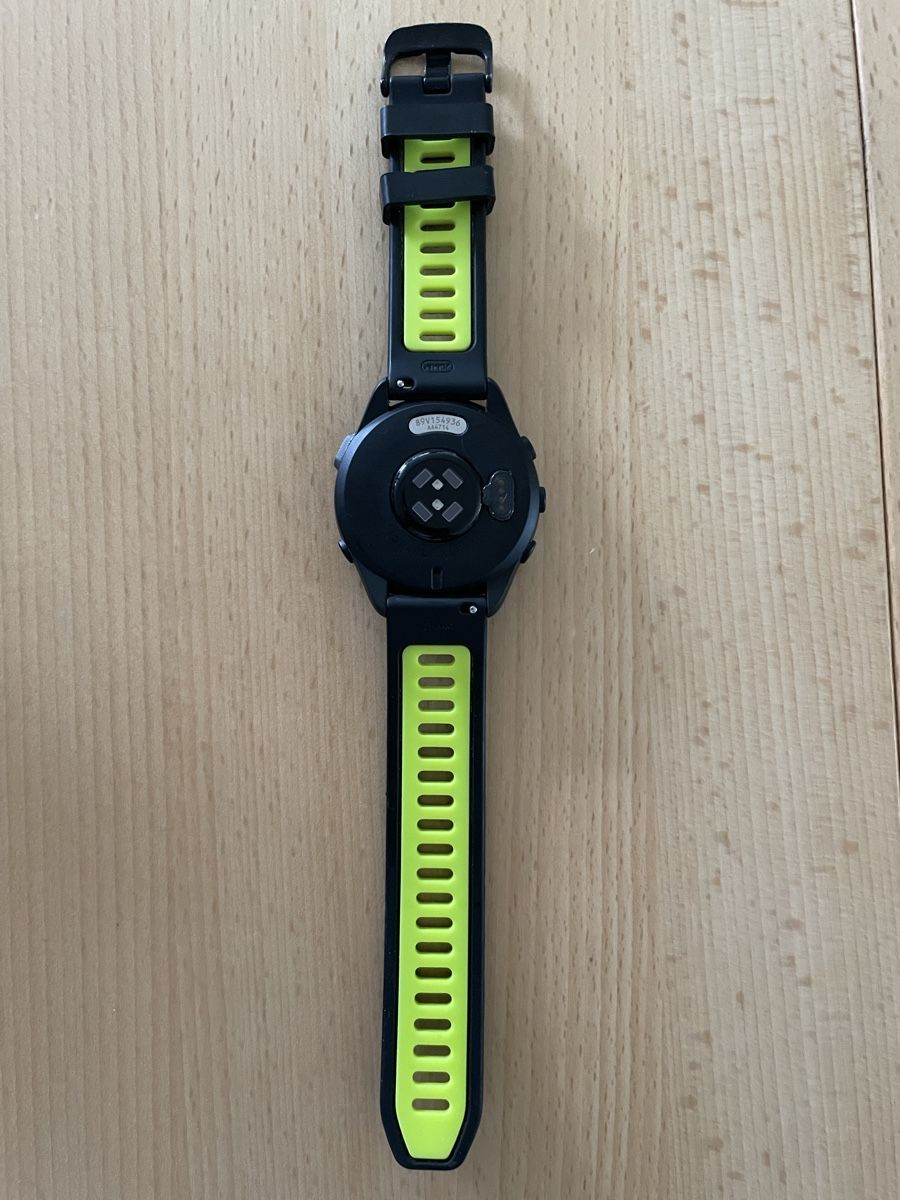 Garmin Smartwatch: Garmin Forerunner 165 Music Schwarz Gelb – Usato da Sennwald venduto da Leniman 1