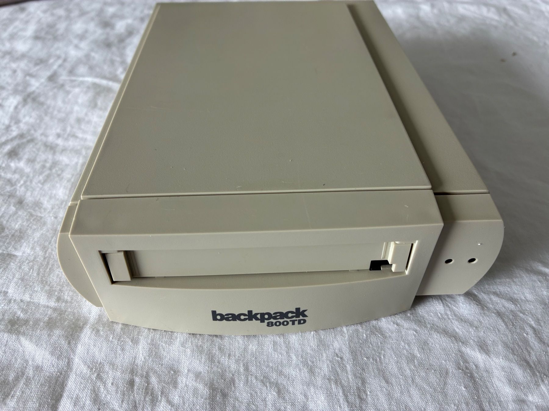 Apparecchi a nastro: MicroSolutions Model 143010 Backpack 800TD – Usato da Döttingen venduto da zha_xh2w
