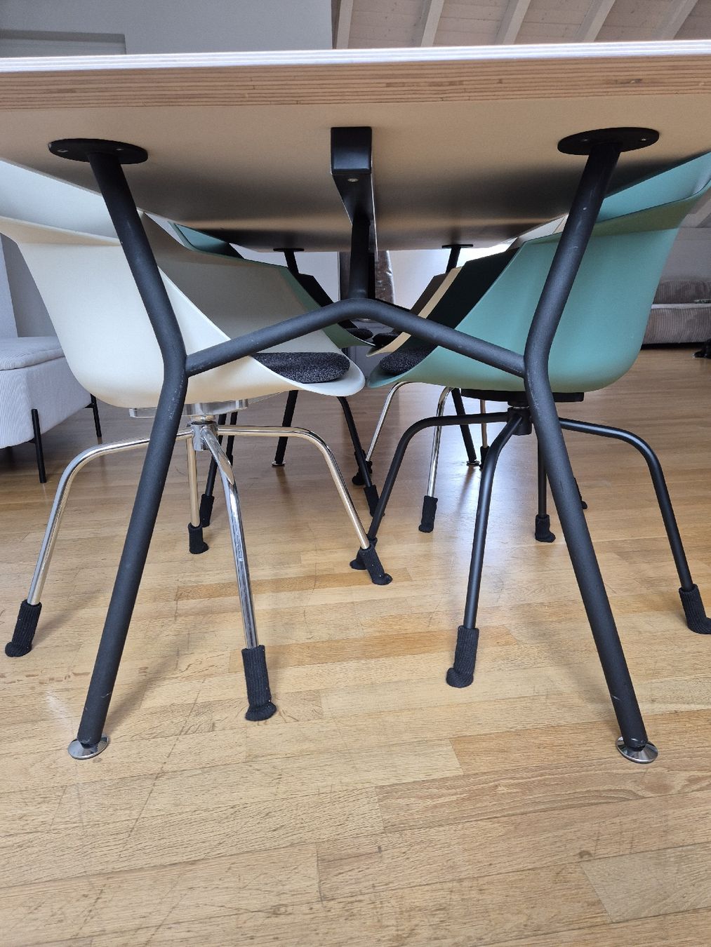 Pfister Set de table et chaises: Esstisch und 4 Stühle – D'occasion à Spiez par LiquidFrog 6