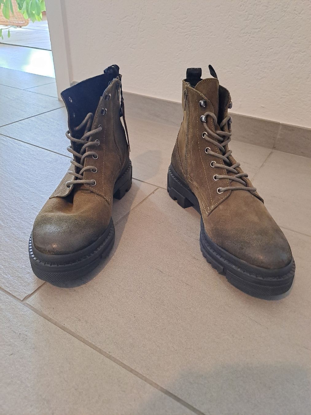 Steve Madden Scarpe da uomo: neue Boots Winterschuhe Wildleder – Nuovo e nell'imballaggio originale da Basel venduto da suberi_Sach