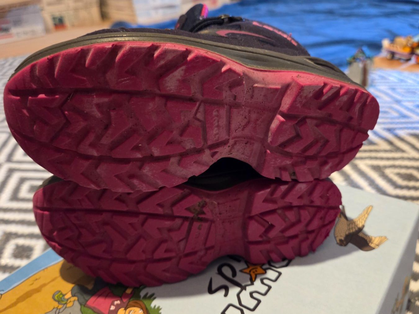 Lowa Scarpe per ragazze: Lowa Wanderschuh Grösse 28 – Usato da Bonstetten venduto da Daniela1622 1