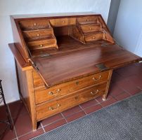 Antiker Biedermeier-Sekretär um 1830 | Nussbaum massiv & fur